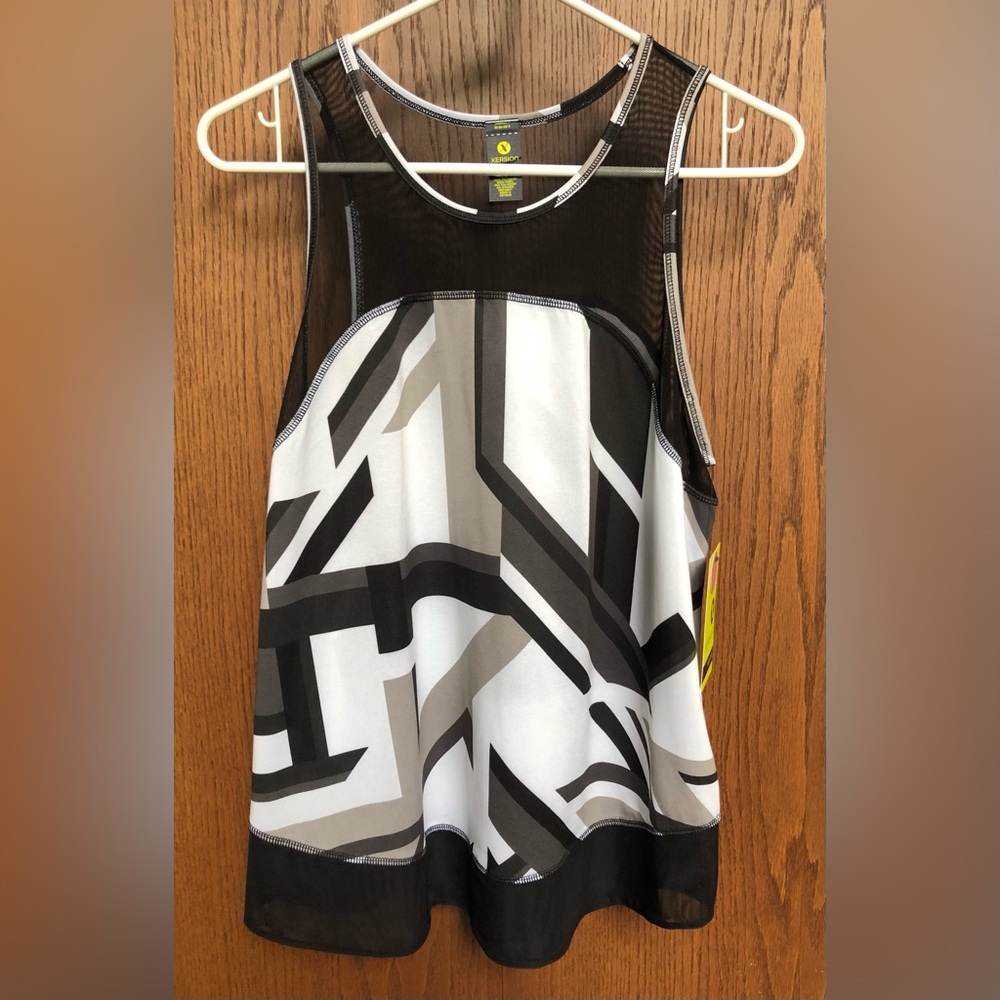 Xersion Women's Sleeveless Tank Top Blouse Medium Black White Quick-Dri New